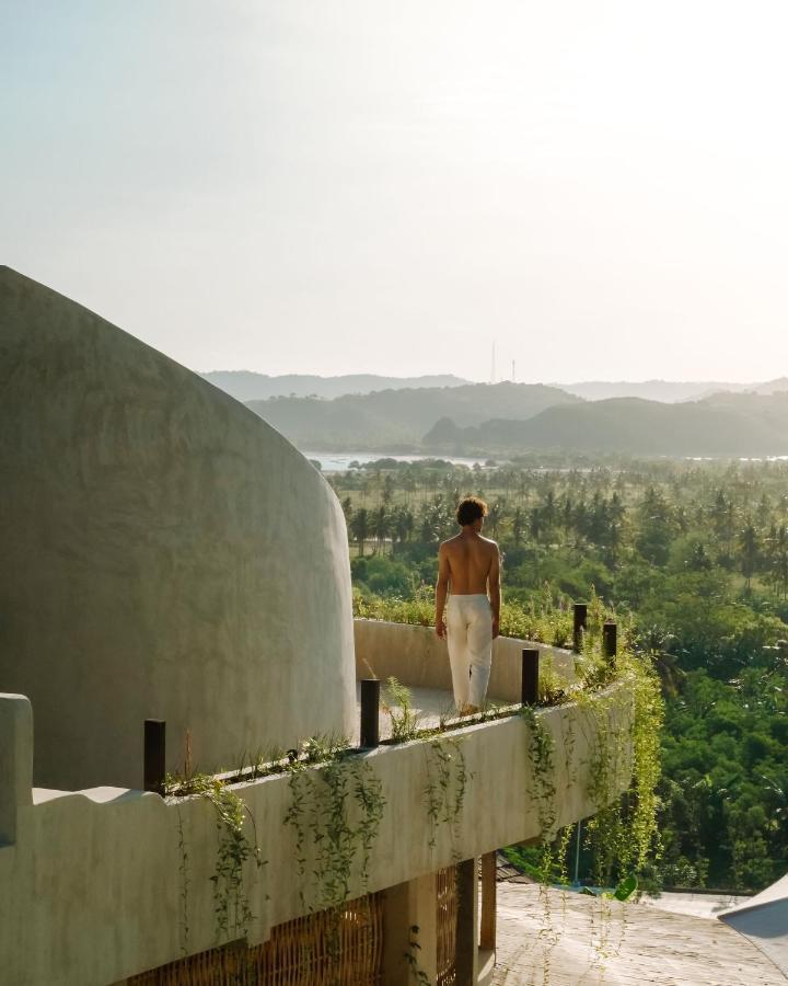 Hotel Dome Lombok Bumbang Exterior foto